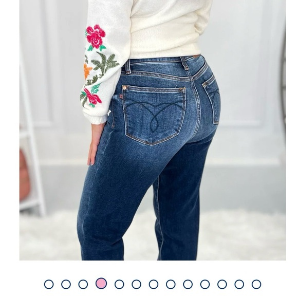 Almost new Judy blue fleece lined straight leg jeans. Sz 1 - Picture 3 of 8